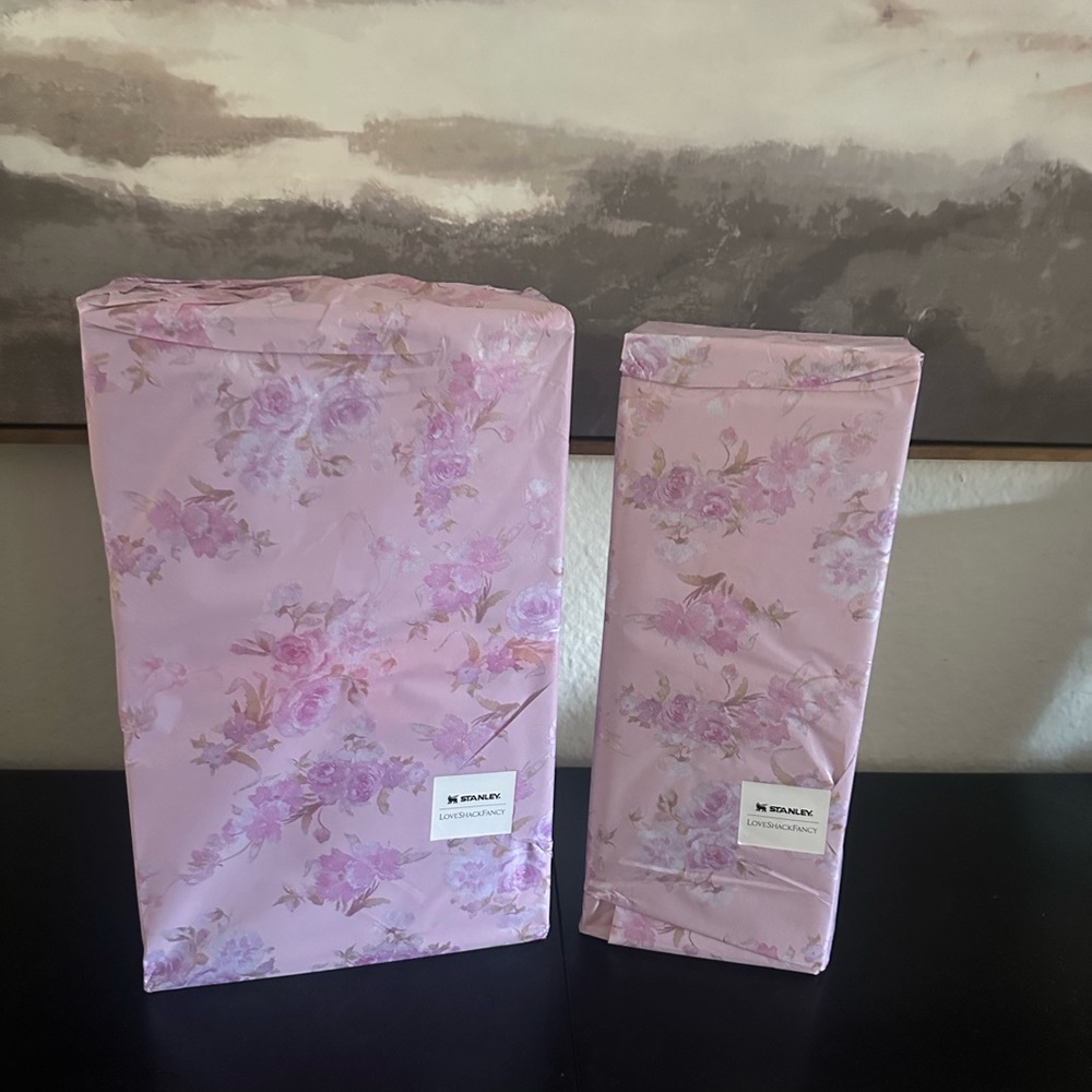Stanely Loveshack Fancy Purple Floral Happy Thoughts Tumbler 40 oz Bottle Set